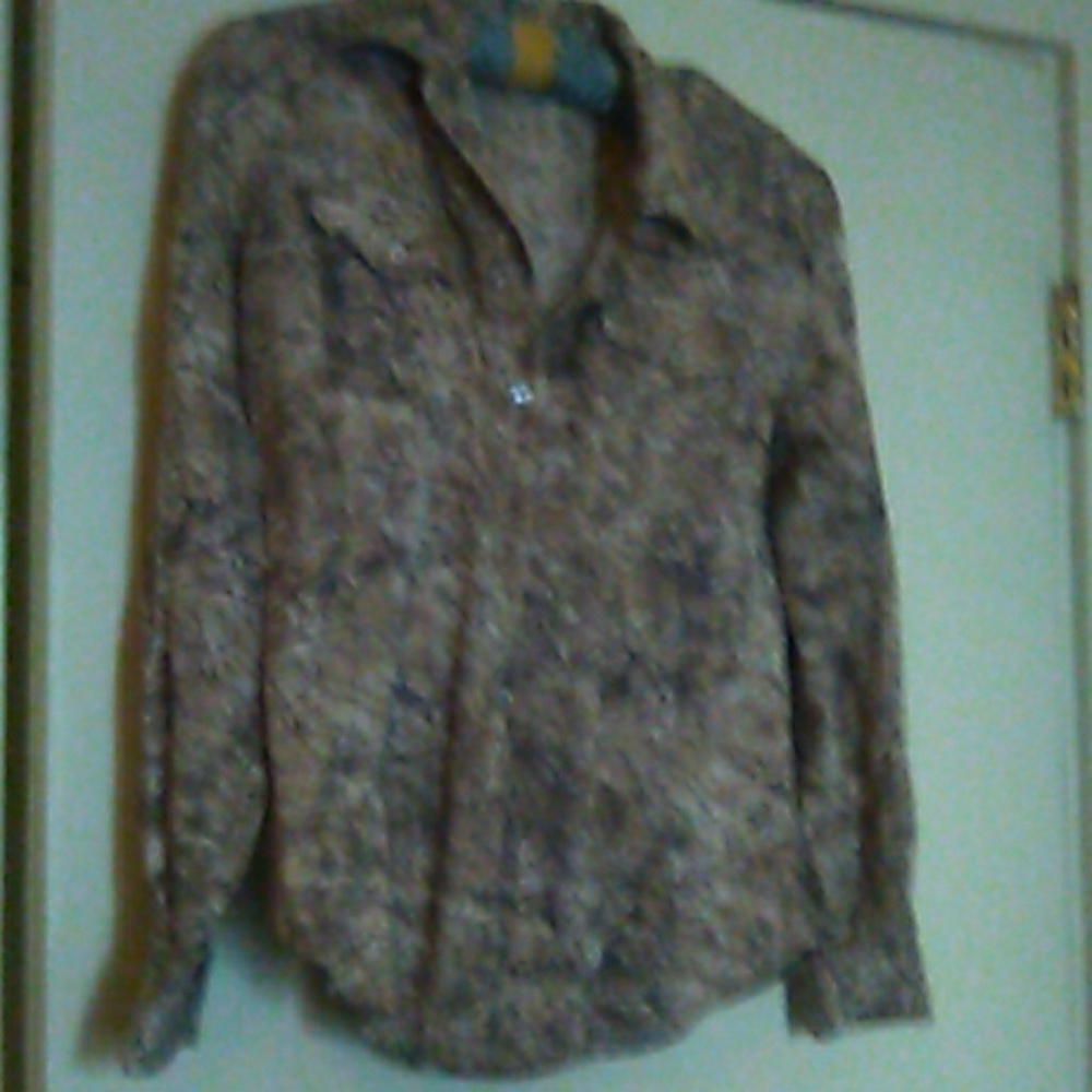Chicos fitted snake print buttoned blouse